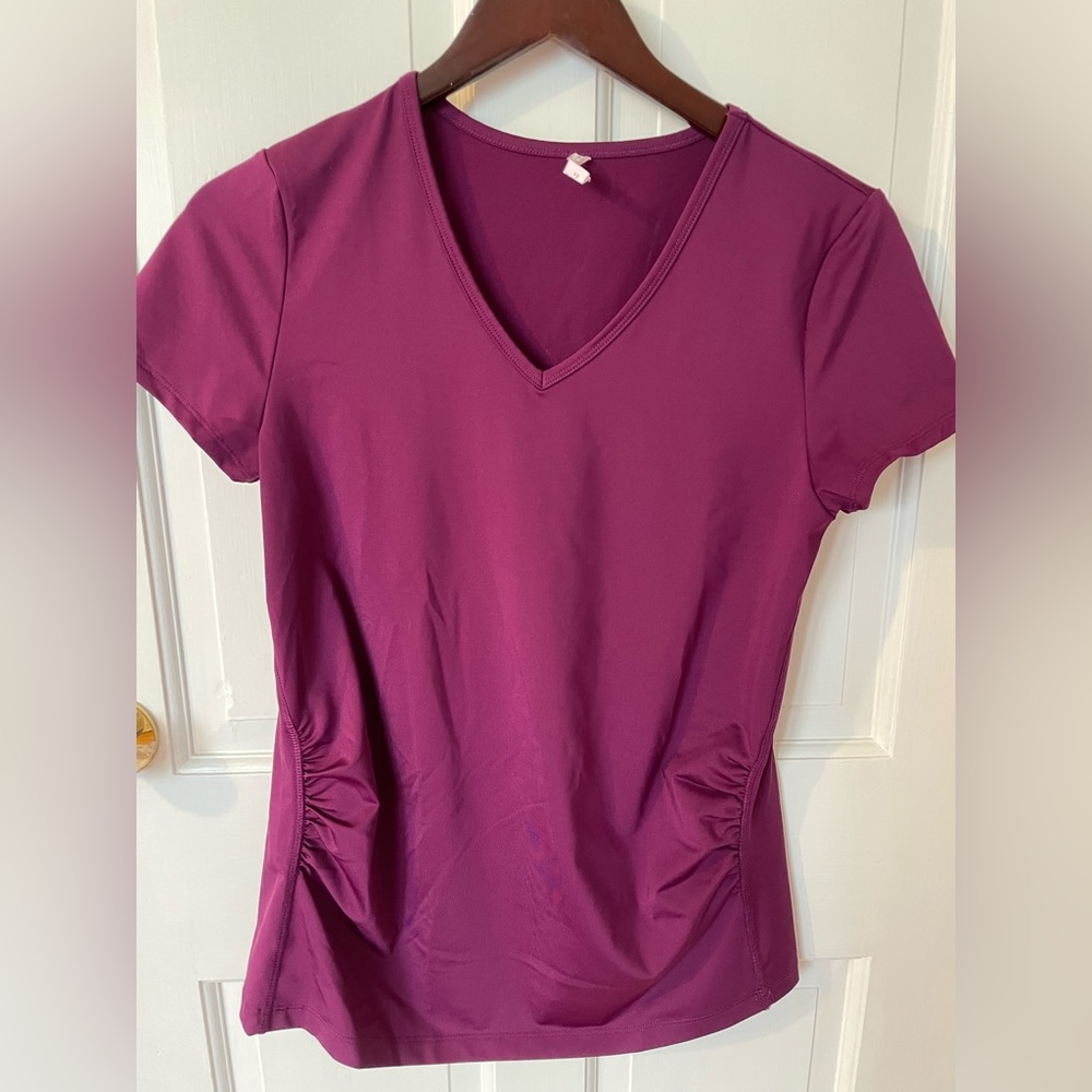 Small Maternity Performance T-shirt in Perfect Plum